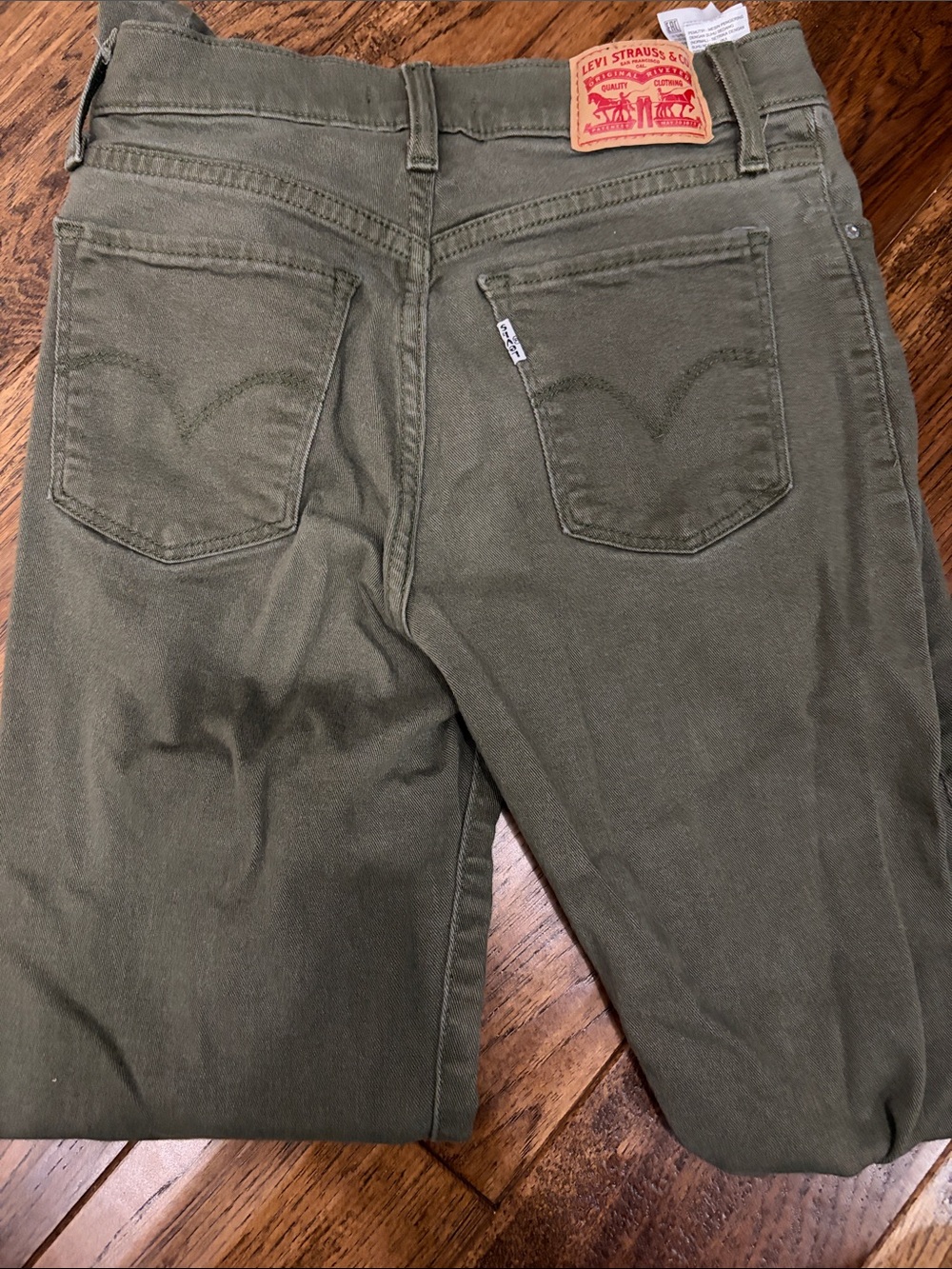 Levi’s Shaping Straight Jeans in Olive